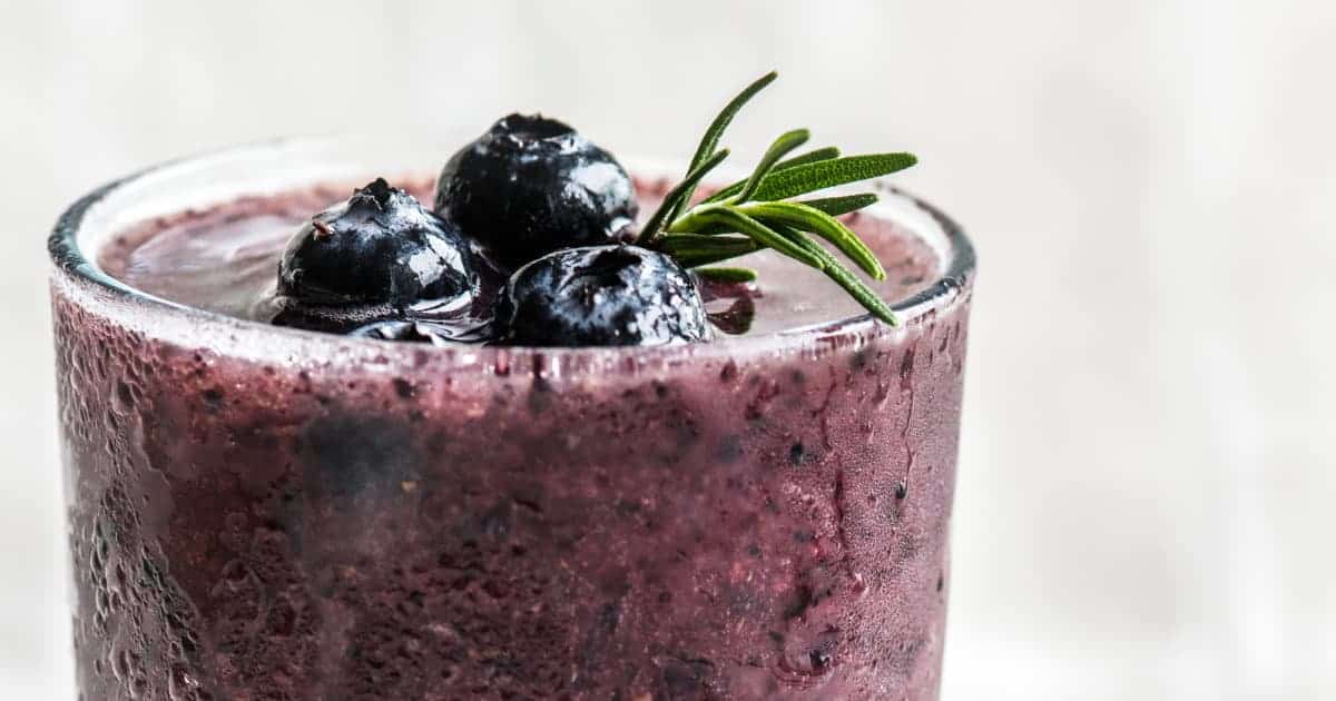 https://makedrinks.org/wp-content/uploads/2023/08/ninja-blender-blueberry-power-blast-breakfast-smoothie-recipe.jpg
